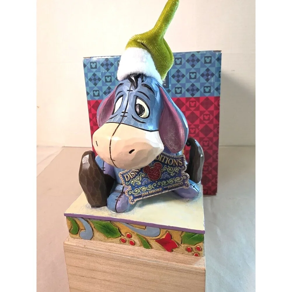 Disney Showcase Collection Eeyore Santa's Little Helper 4016567 Jim Shore Enesco